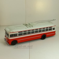 МТЗ-82Д троллейбус